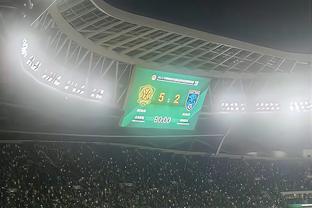 英格兰vs巴西第75分钟，18岁曼联中场梅努迎英格兰队首秀